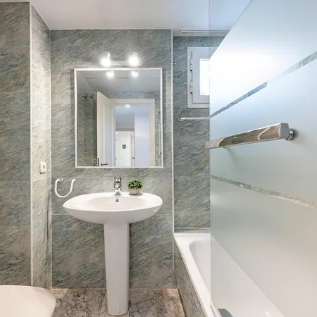 Spacious 3 Bedrooms At Brisas شقة *