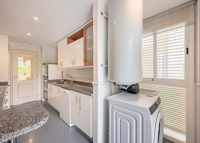 Spacious 3 Bedrooms At Brisas Appartement