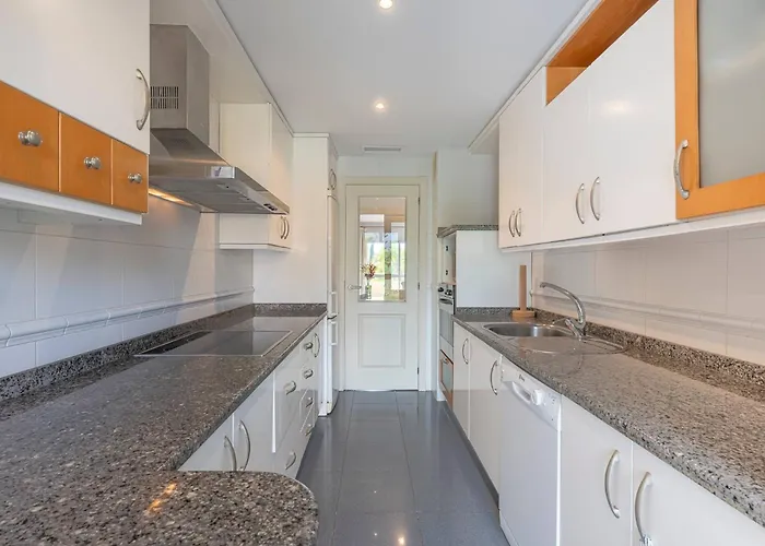 Spacious 3 Bedrooms At Brisas *