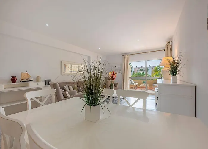 Spacious 3 Bedrooms At Brisas شقة *