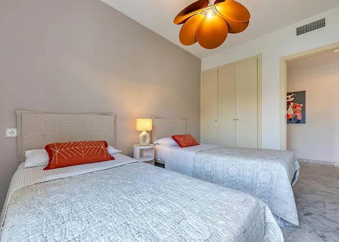 Spacious 3 Bedrooms At Brisas *