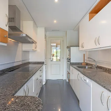 Spacious 3 Bedrooms At Brisas *