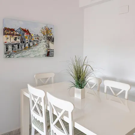 Spacious 3 Bedrooms At Brisas * מארבלה