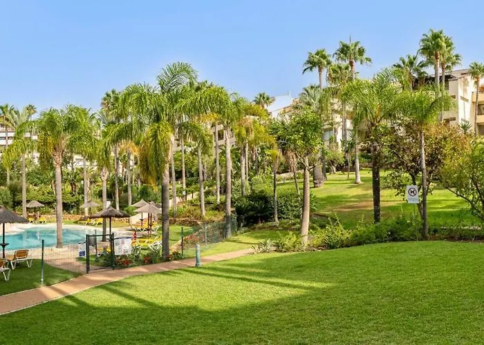 Spacious 3 Bedrooms At Brisas Apartament