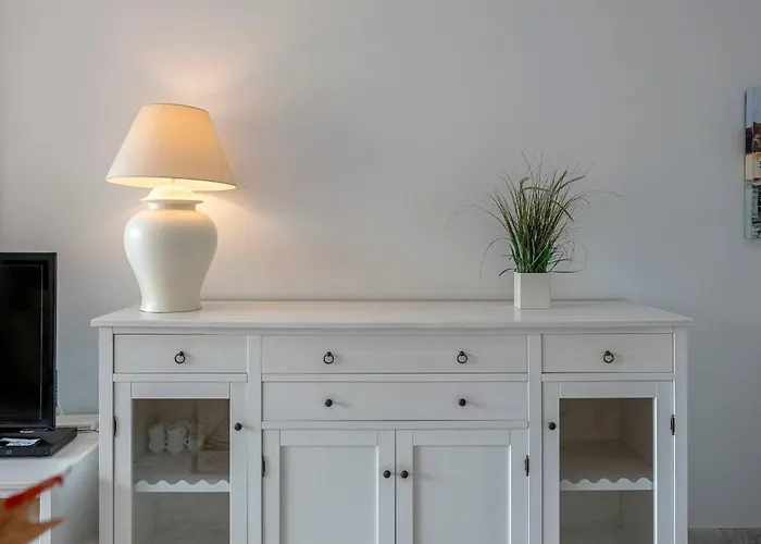 Spacious 3 Bedrooms At Brisas Apartament