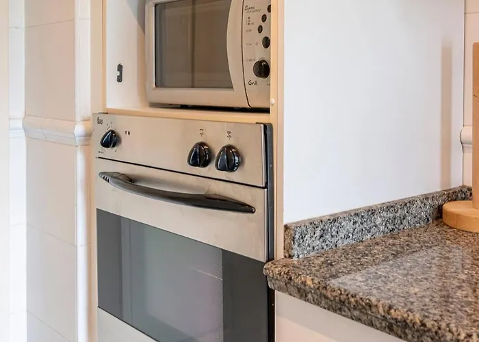 Spacious 3 Bedrooms At Brisas Apartament *